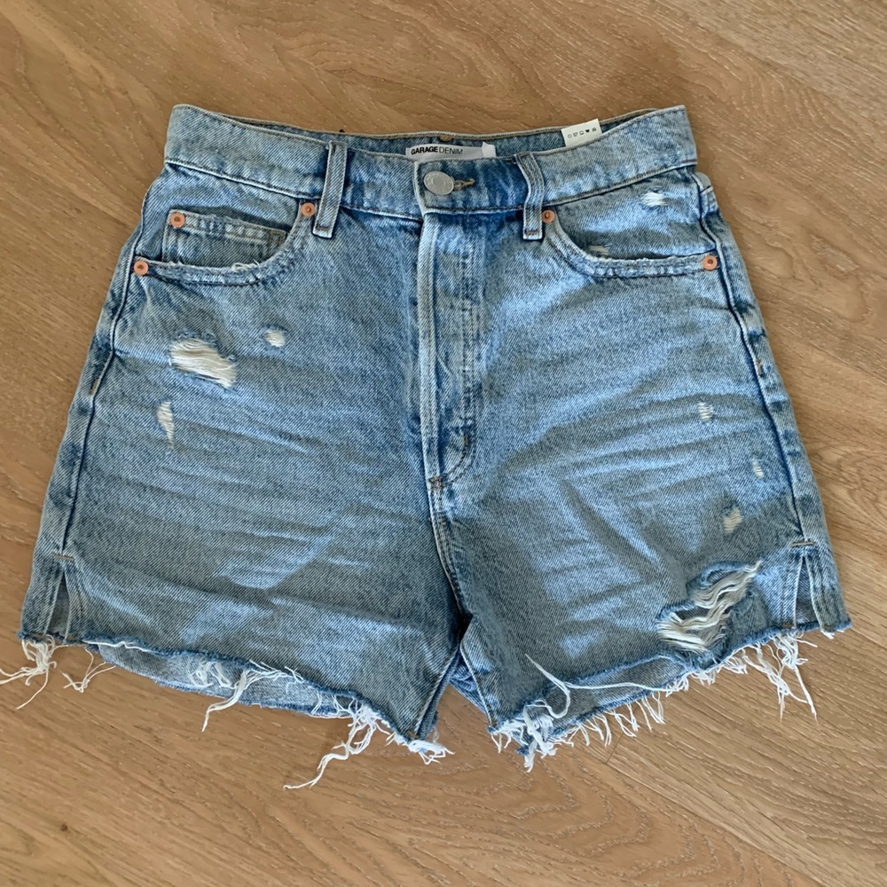 *SOLD* Garage vintage cut off shorts size 0 size 24